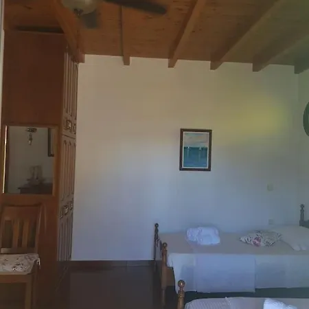 Nyaraló Chrisa' S Country House *