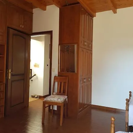 Chrisa' S Country House *