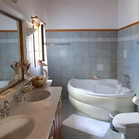 Chrisa' S Country House * Naxos City